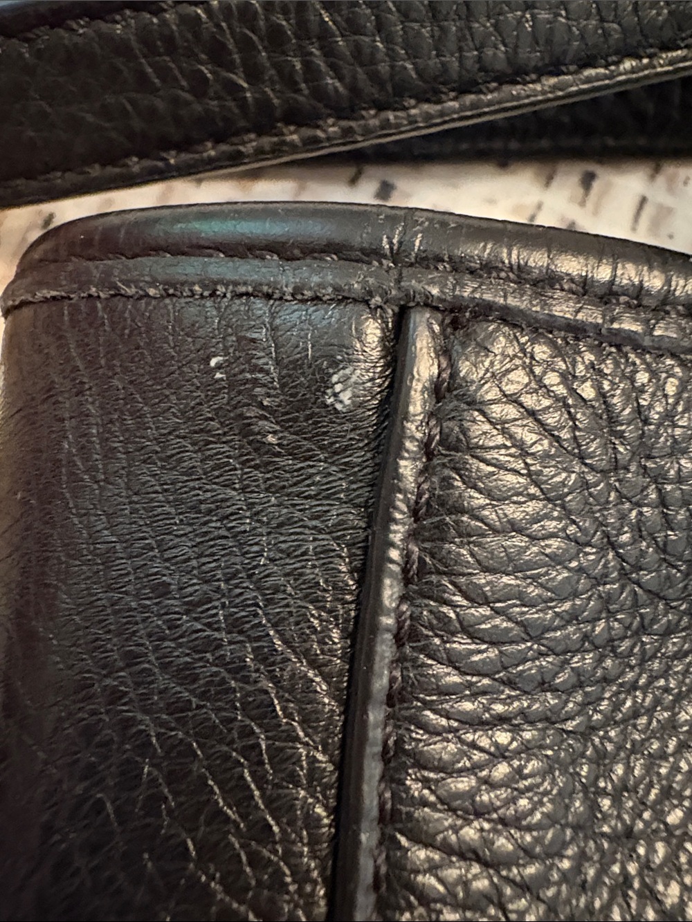 Tory Burch Black Leather Shoulder Bag with Gold Logo - Picture 7 of 11